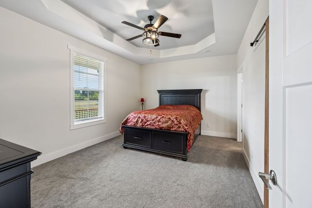 997 Bear Carr Rd, Westmoreland, TN 37186