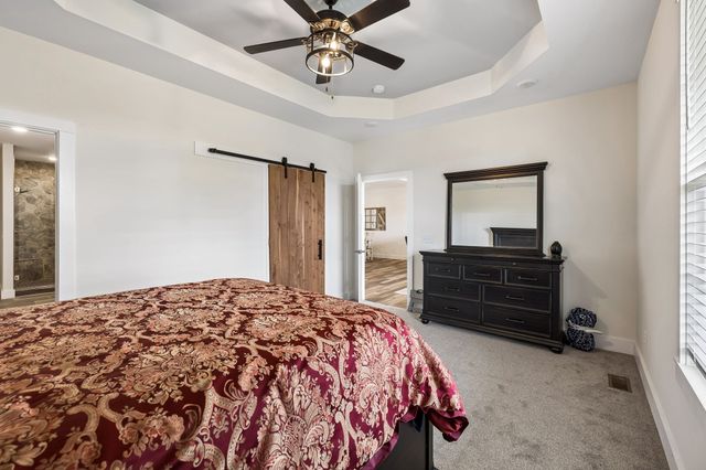 997 Bear Carr Rd, Westmoreland, TN 37186