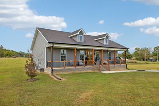 997 Bear Carr Rd, Westmoreland, TN 37186