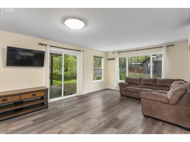23575 E GUMJUWAC Rd, Brightwood, OR 97011