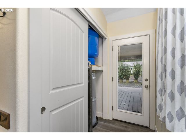 23575 E GUMJUWAC Rd, Brightwood, OR 97011