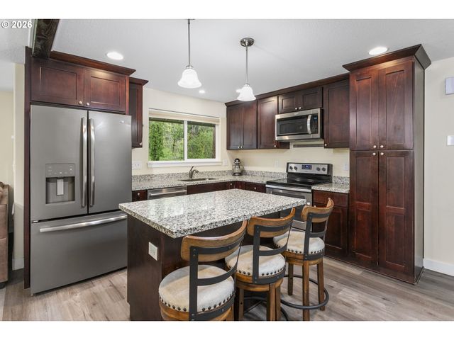 23575 E GUMJUWAC Rd, Brightwood, OR 97011