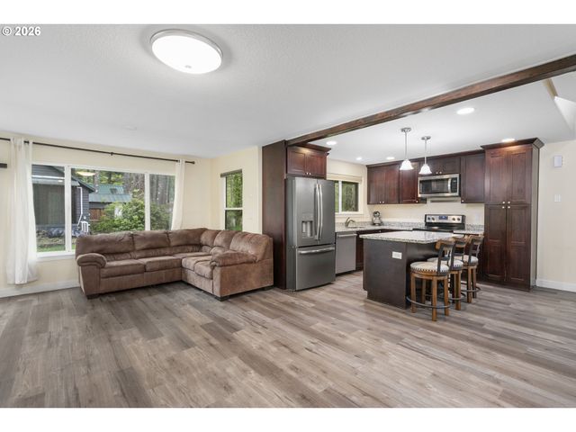 23575 E GUMJUWAC Rd, Brightwood, OR 97011
