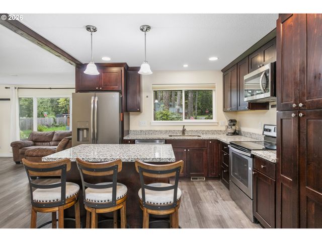 23575 E GUMJUWAC Rd, Brightwood, OR 97011