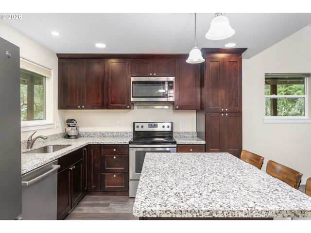 23575 E GUMJUWAC Rd, Brightwood, OR 97011