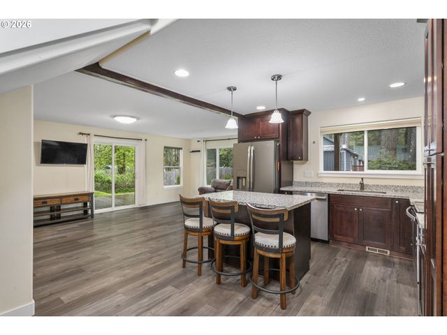 23575 E GUMJUWAC Rd, Brightwood, OR 97011