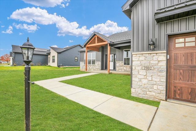 2902 Haydon Drive, Urbana, IL 61802