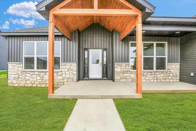 2902 Haydon Drive, Urbana, IL 61802