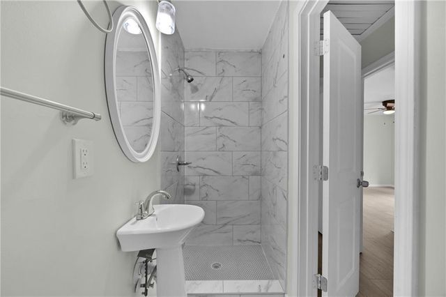 5809 Oakleaf Way, Stone Mountain, GA 30087