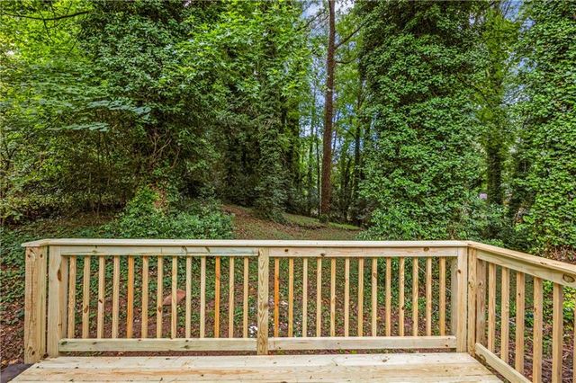 5809 Oakleaf Way, Stone Mountain, GA 30087
