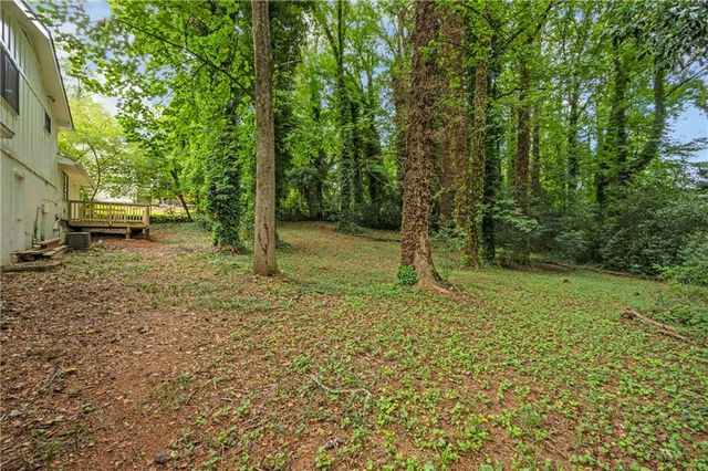 5809 Oakleaf Way, Stone Mountain, GA 30087