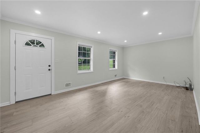 5809 Oakleaf Way, Stone Mountain, GA 30087