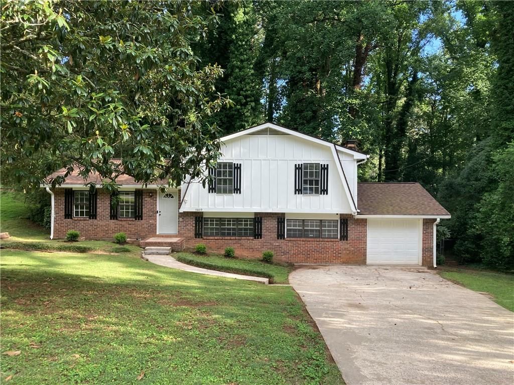 5809 Oakleaf Way, Stone Mountain, GA 30087