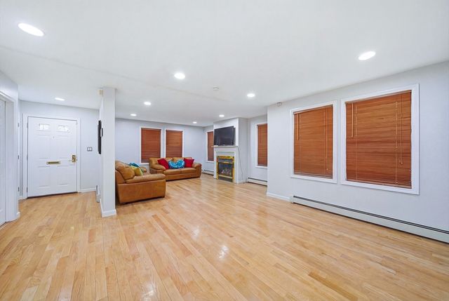 39 Hawthorne 39, Boston, MA 02119