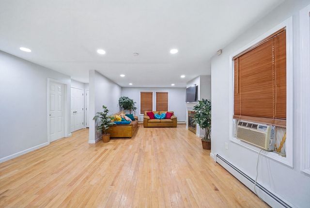 39 Hawthorne 39, Boston, MA 02119