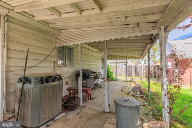 2405 BRUNSWICK RD, Baltimore, MD 21227