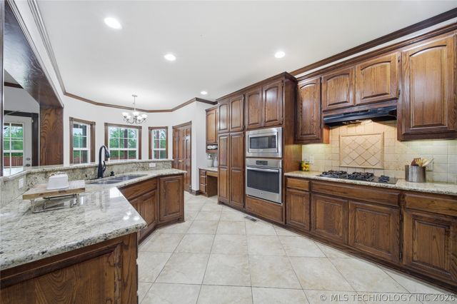 6511 E 83rd Place, Tulsa, OK 74133