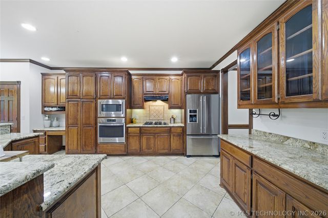 6511 E 83rd Place, Tulsa, OK 74133