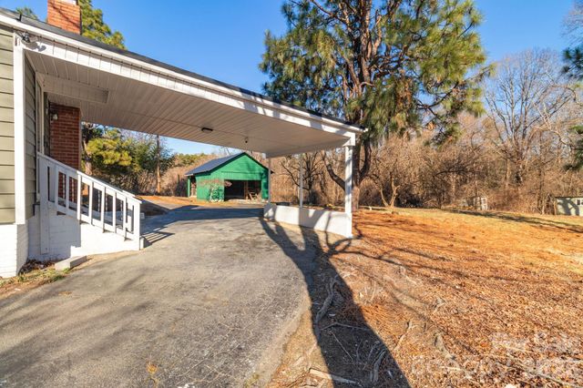 156 Payne Road, Thomasville, NC 27360