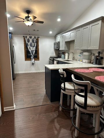 10032 S Cicero Avenue, Oak Lawn, IL 60453