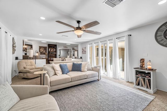 1511 E Almendra Drive, Fresno, CA 93710