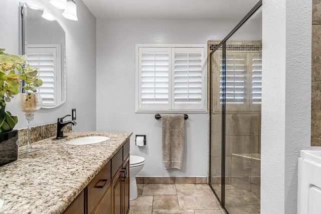 1511 E Almendra Drive, Fresno, CA 93710