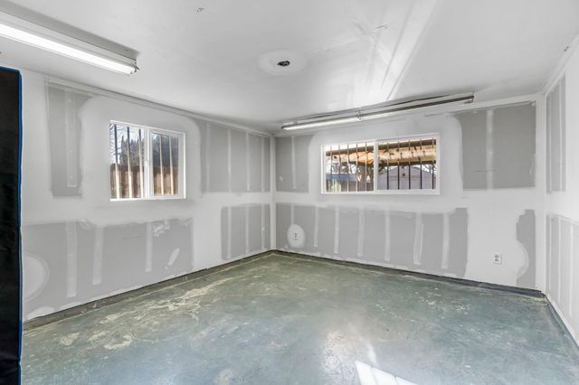 1511 E Almendra Drive, Fresno, CA 93710