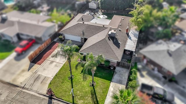 1511 E Almendra Drive, Fresno, CA 93710