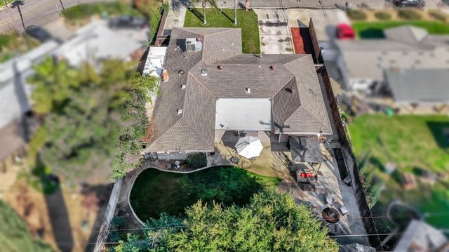 1511 E Almendra Drive, Fresno, CA 93710