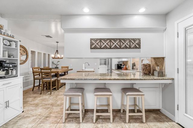 1511 E Almendra Drive, Fresno, CA 93710