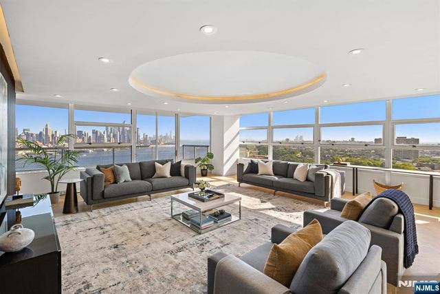 6050 Boulevard East 22GH, West New York, NJ 07093