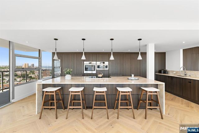 6050 Boulevard East 22GH, West New York, NJ 07093