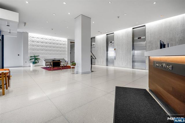6050 Boulevard East 22GH, West New York, NJ 07093
