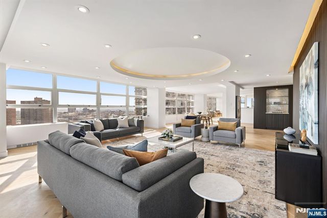 6050 Boulevard East 22GH, West New York, NJ 07093