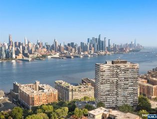 6050 Boulevard East 22GH, West New York, NJ 07093