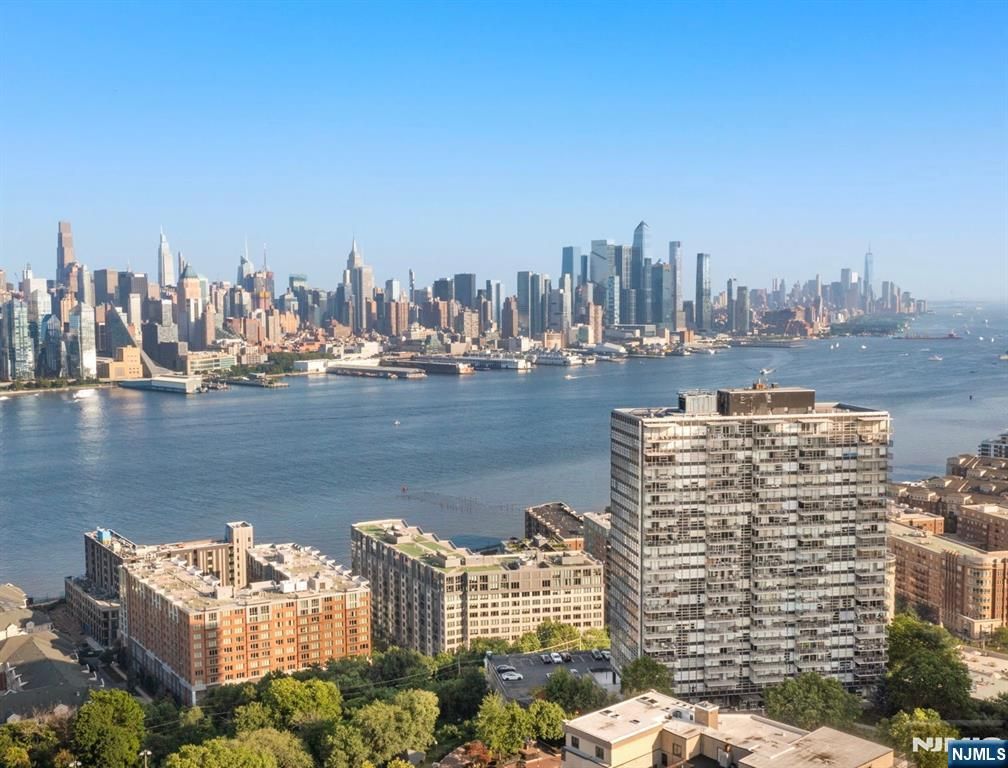 6050 Boulevard East 22GH, West New York, NJ 07093