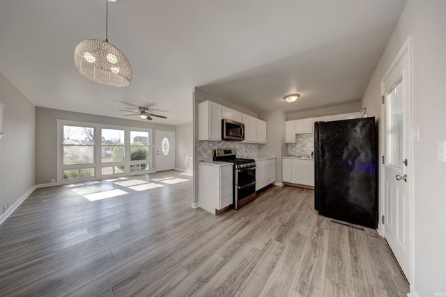 713 Thornberry Drive, Evansville, IN 47710