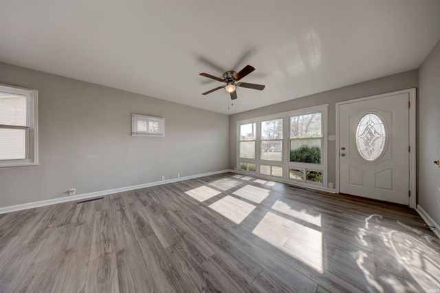 713 Thornberry Drive, Evansville, IN 47710