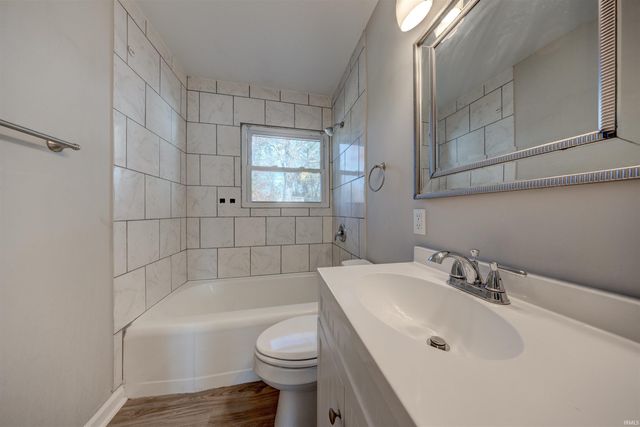 713 Thornberry Drive, Evansville, IN 47710