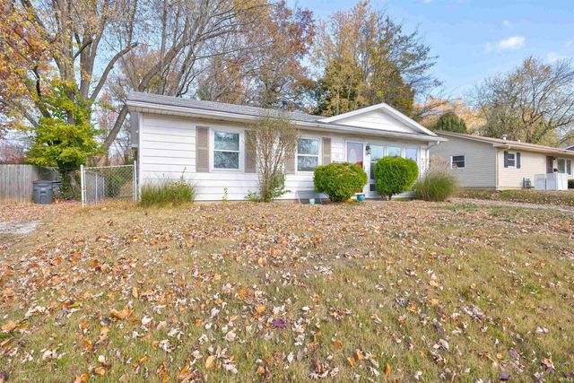 713 Thornberry Drive, Evansville, IN 47710