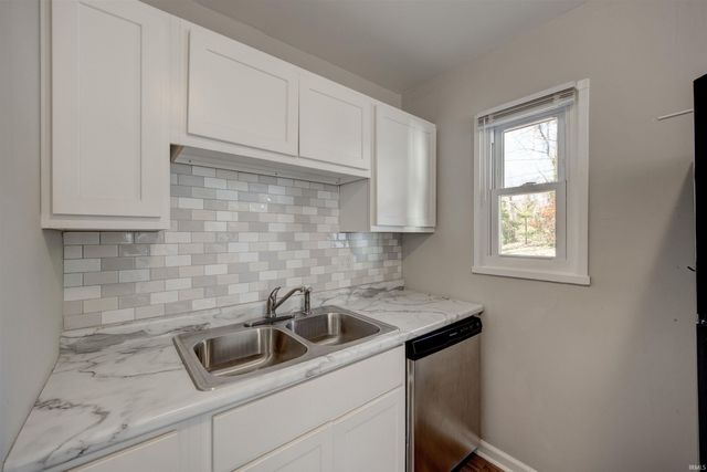 713 Thornberry Drive, Evansville, IN 47710