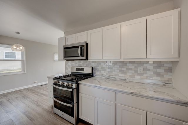 713 Thornberry Drive, Evansville, IN 47710