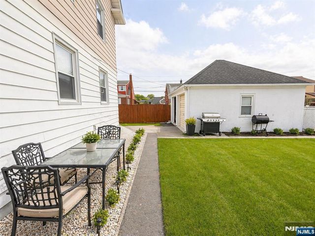 345 4th Street, Saddle Brook, NJ 07663