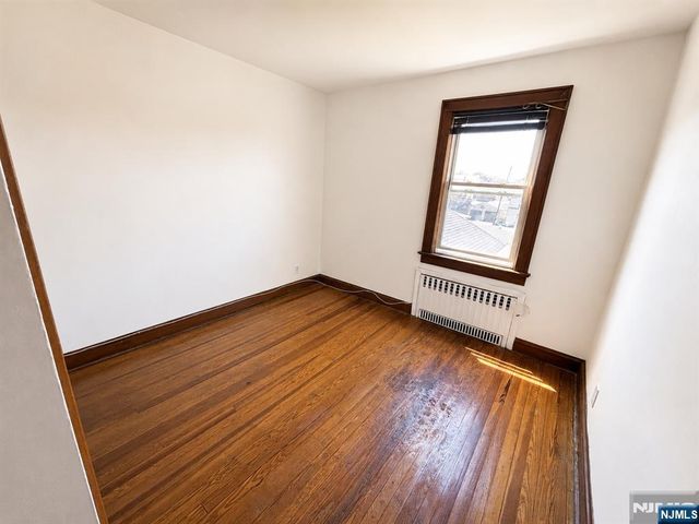 345 4th Street, Saddle Brook, NJ 07663