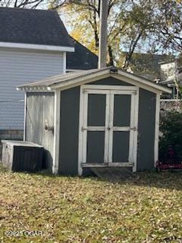 712 W Austin Street, Webb City, MO 64870