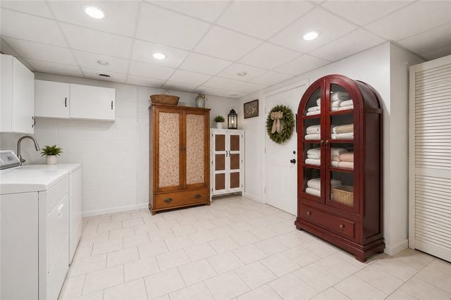 100 Lee Ln, Allegheny Twp, PA 15656