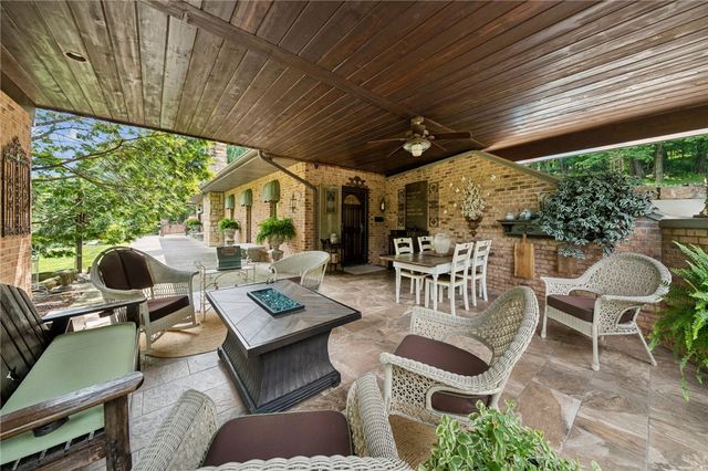100 Lee Ln, Allegheny Twp, PA 15656