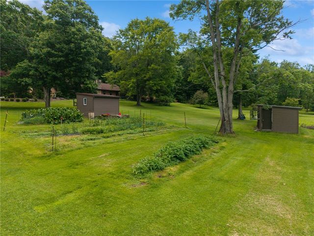 100 Lee Ln, Allegheny Twp, PA 15656