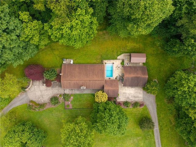 100 Lee Ln, Allegheny Twp, PA 15656