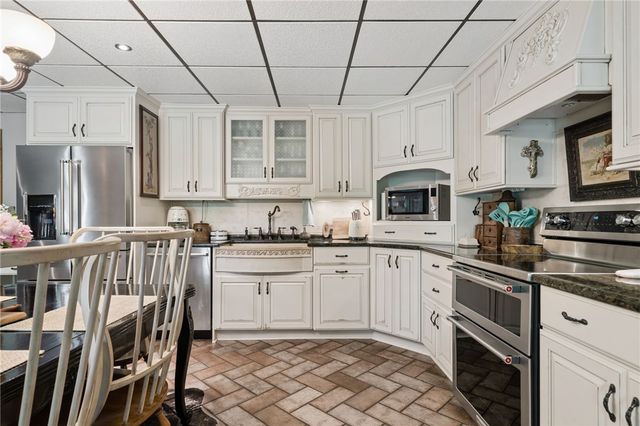 100 Lee Ln, Allegheny Twp, PA 15656